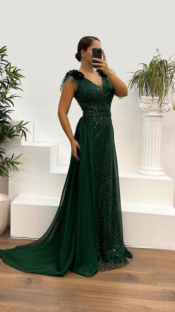 Emerald Shoulders Rose Detail Feathered Embroidered Evening Dress