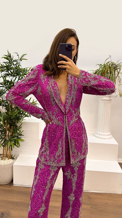 Abito da sera fucsia ricamato a mano  completo firmato 