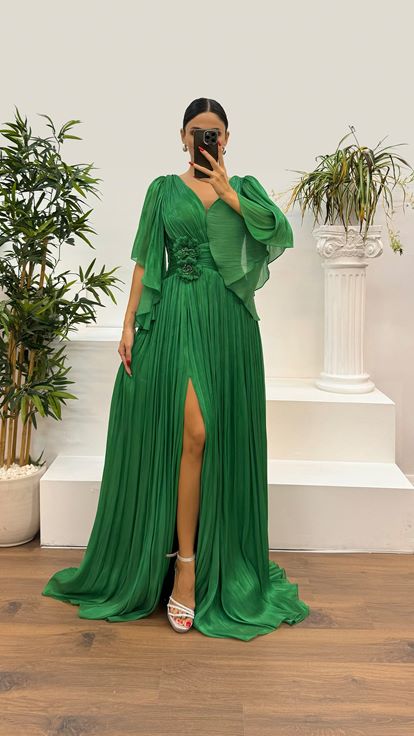 Green V-Neck Pleated Waist Detail Evening Dress