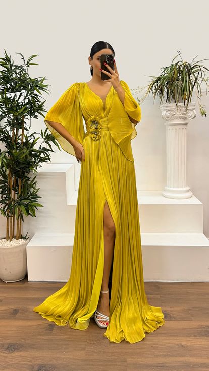 Robe de soirée vert pomme à col en V et taille plissée