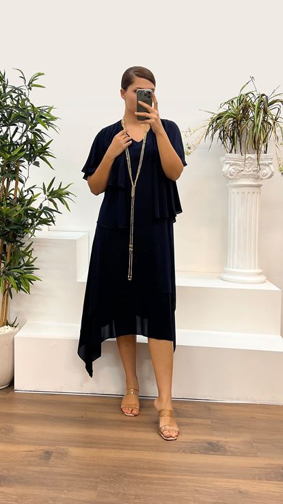 Tailleur de soirée bleu marine grande taille à col en V et détails aux manches