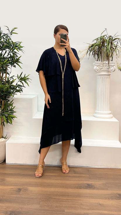 Tailleur de soirée bleu marine grande taille à col en V et détails aux manches