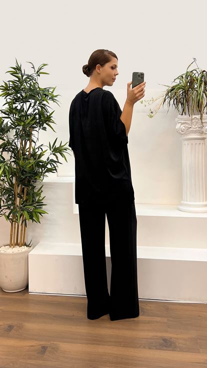 فستان سهرة أسود مطرز بياقة على شكل حرف V، بدلة بمقاسات كبيرة