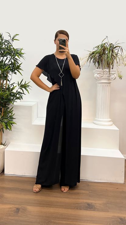 بدلة سهرة سوداء غير متماثلة بمقاسات كبيرة