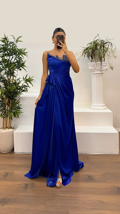 فستان سهرة مزين بدون حمالات من ساكس