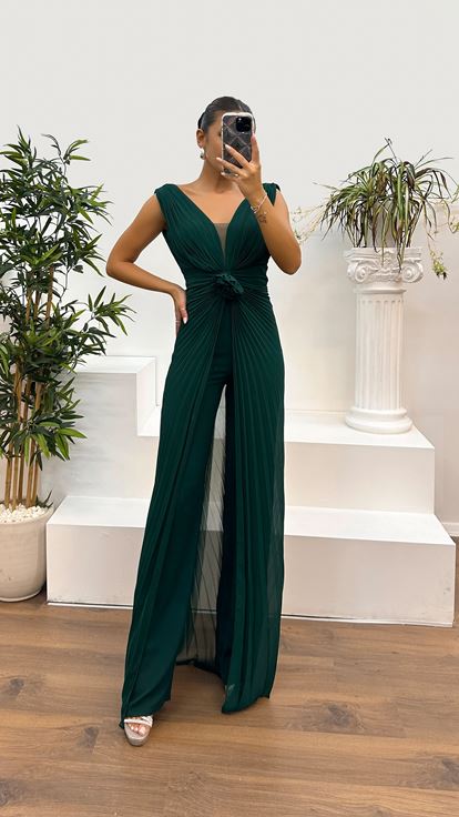 Emerald V-Neck Waist Rose Detail Pleated Design Jumpsuit
