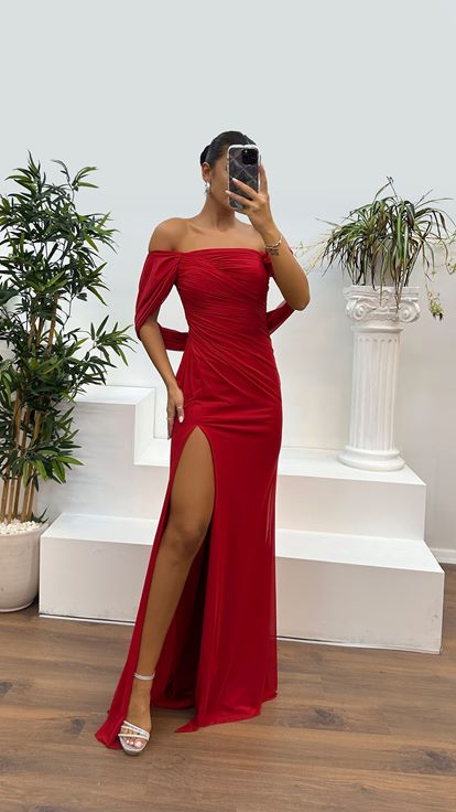 Red Thick Strapped Ruched Evening Dress
