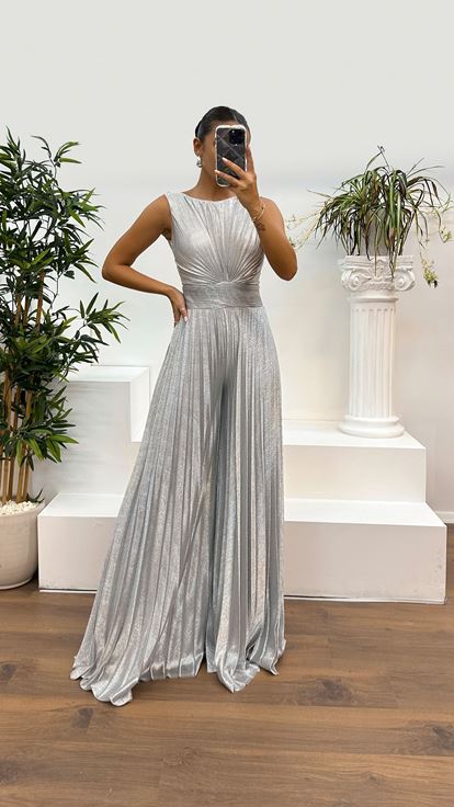Silver Waist Detail Pleated Design Dress