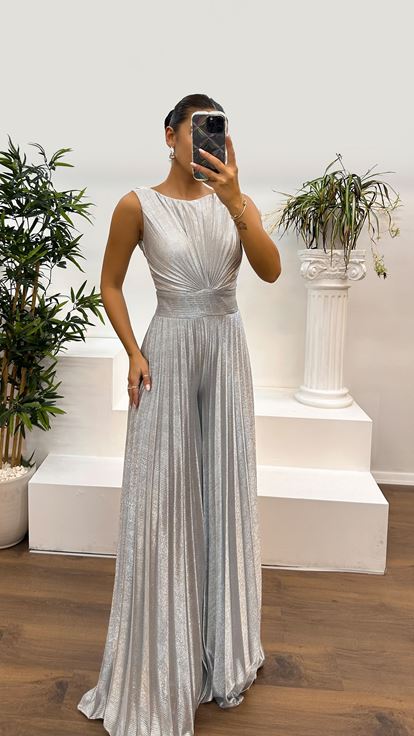 Silver Waist Detail Pleated Design Dress