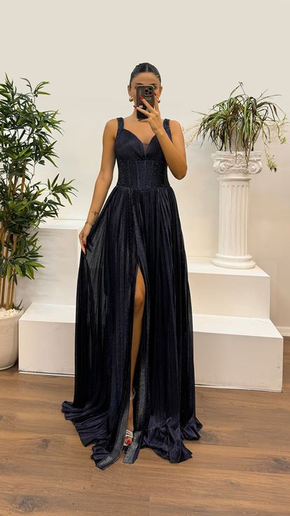 Navy Blue Sweetheart Neckline Embroidered Evening Dress