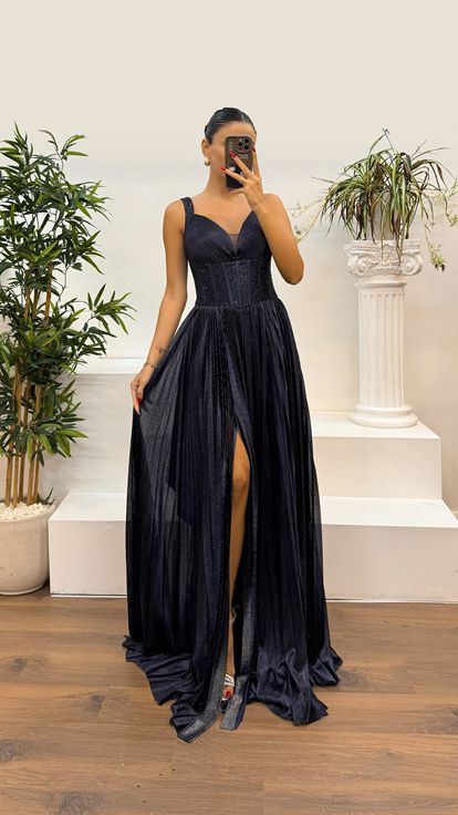 Navy Blue Sweetheart Neckline Embroidered Evening Dress