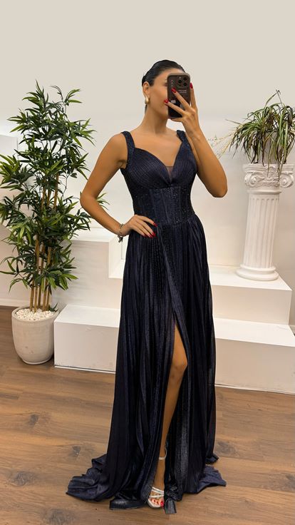 Navy Blue Sweetheart Neckline Embroidered Evening Dress