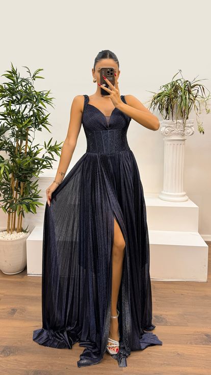 Navy Blue Sweetheart Neckline Embroidered Evening Dress