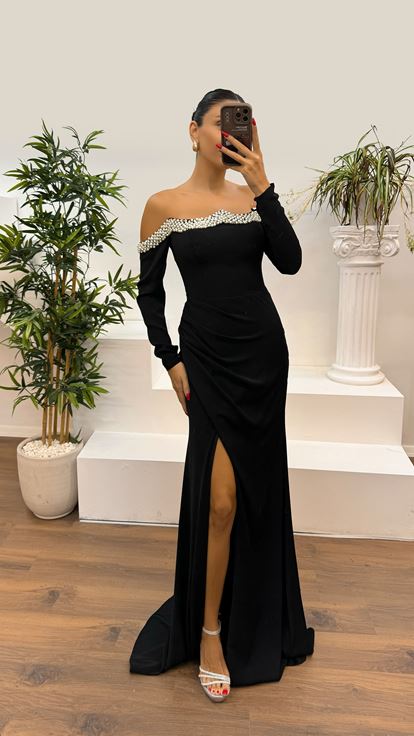 Siyah Kayık Yaka Uzun Kollu Abiye Elbise