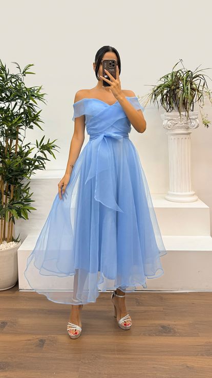 Robe de soirée courte bleu ciel à col bateau