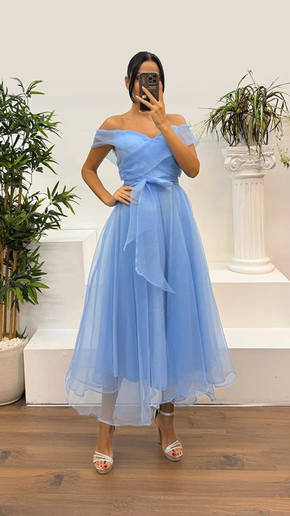 Robe de soirée courte bleu ciel à col bateau