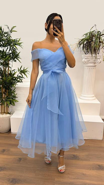Robe de soirée courte bleu ciel à col bateau