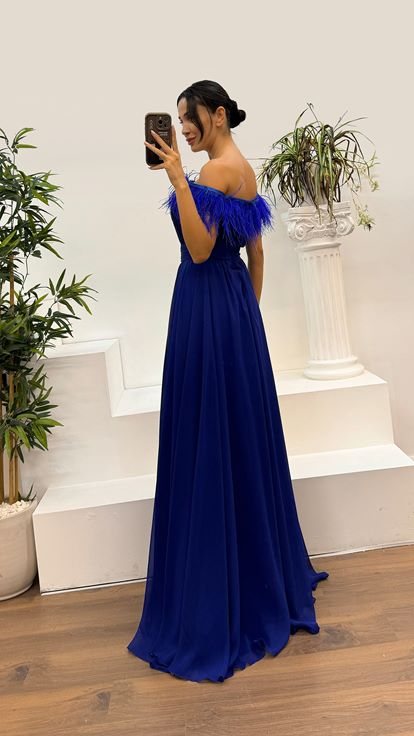 Saks Collar Feather Detail Waist Tranprane Evening Dress