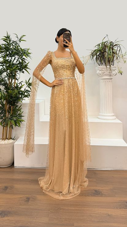 Gold Kare Yaka İşlemeli Abiye Elbise