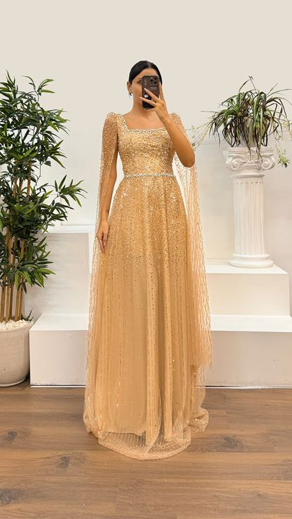 Gold Kare Yaka İşlemeli Abiye Elbise