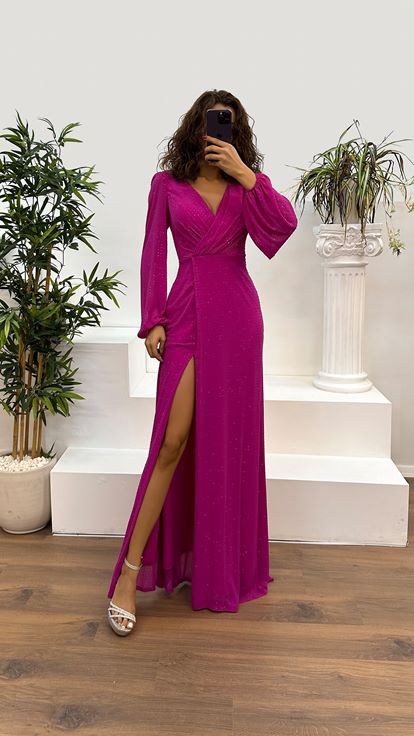 Vestido de noche bordado de manga larga con detalle de cintura y cuello en V fucsia