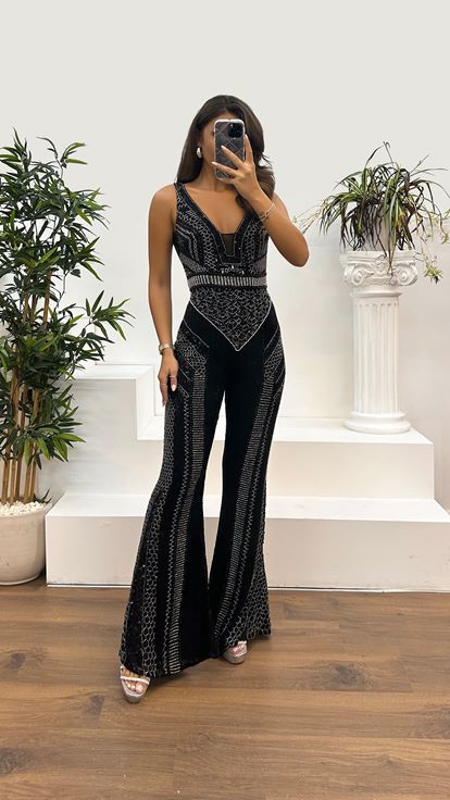 Tuta per abito da sera ricamata a mano con dettaglio nero sul retro