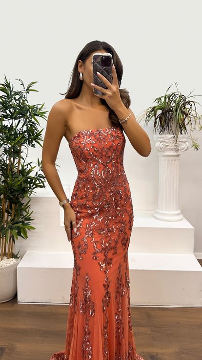 Mercan Straplez El İşlemesi Tasarım Abiye Elbise