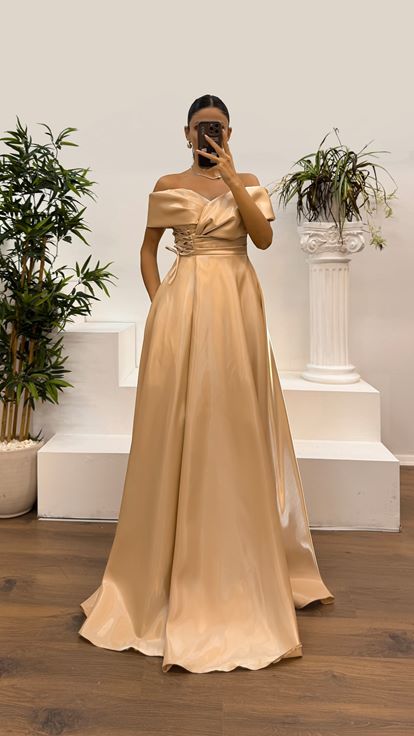 Gold Kayık Yaka Abiye Elbise