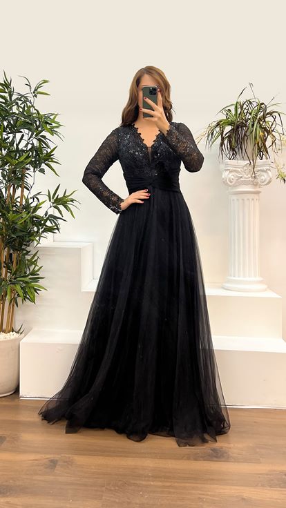 Vestido de noche de talla grande de tul con cordones negro