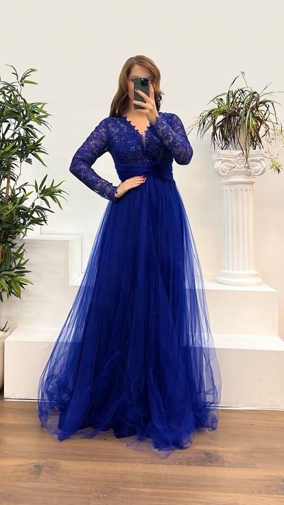 Vestido de noche de talla grande de tul con cordones de Saks