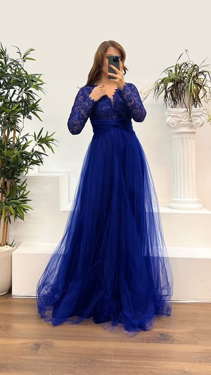 Vestido de noche de talla grande de tul con cordones de Saks