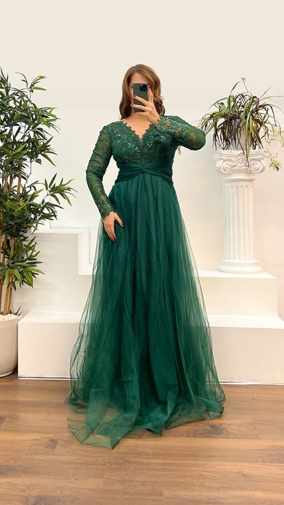 Vestido de noche de talla grande de tul con cordones esmeralda