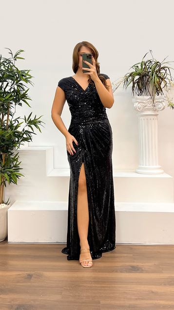 Black V-Neck Sequined Plus Size Evening Dress