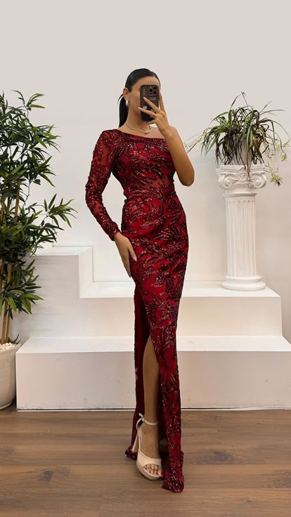 Bordo Tek Kol İşlemeli Abiye Elbise