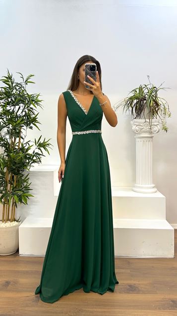 Smaragdgrünes Abendkleid im Taillen- und Bruststeindesign