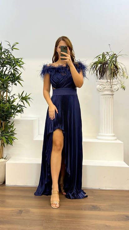 Navy Blue Collar Feathered Pleated Plus Size Evening Dress