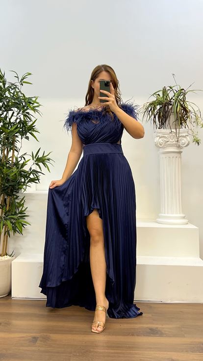 Navy Blue Collar Feathered Pleated Plus Size Evening Dress