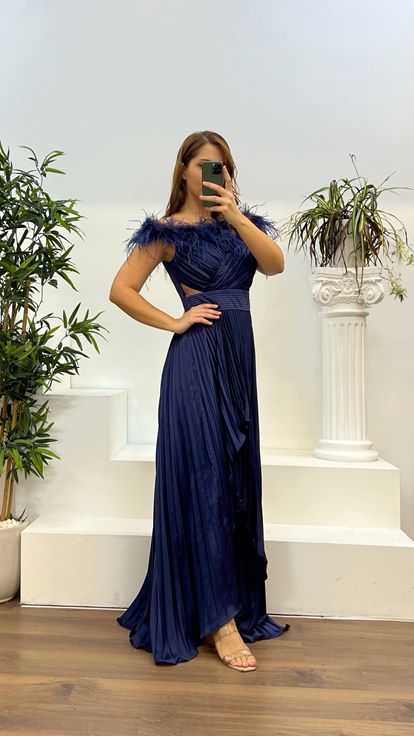 Navy Blue Collar Feathered Pleated Plus Size Evening Dress