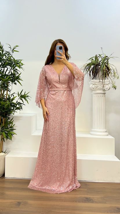 Vestido de noche de talla grande bordado con cuello en V en polvo