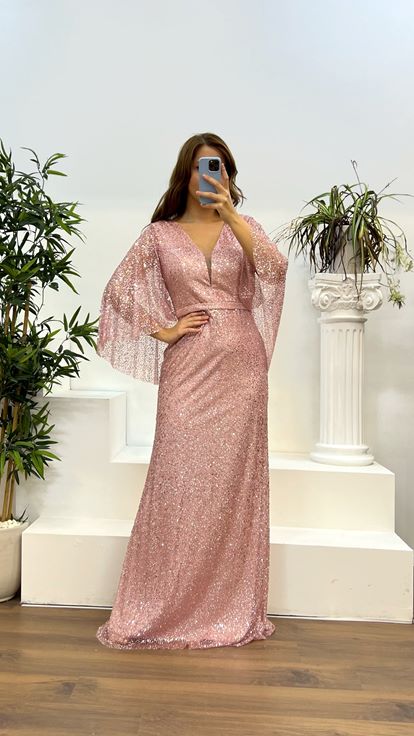 Vestido de noche de talla grande bordado con cuello en V en polvo