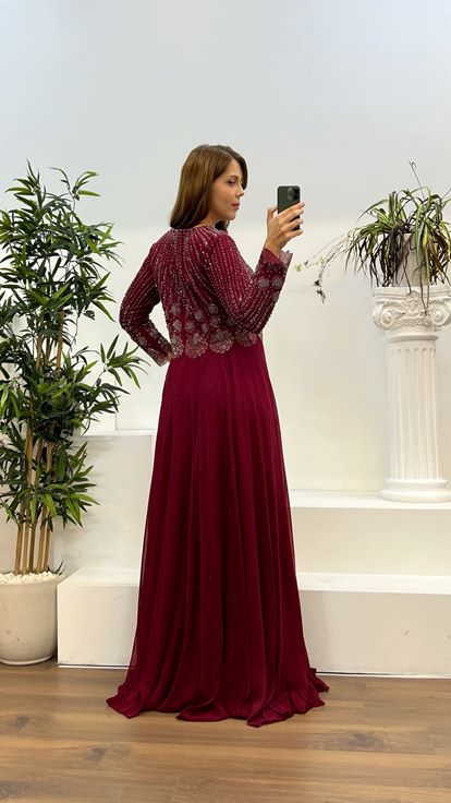 Abito da sera taglie forti in chiffon ricamato a maniche lunghe bordeaux