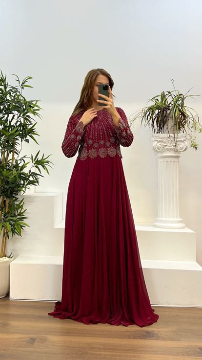 Abito da sera taglie forti in chiffon ricamato a maniche lunghe bordeaux