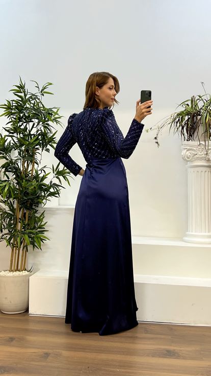 Navy Blue Round Neck Embroidered Satin Plus Size Evening Dress
