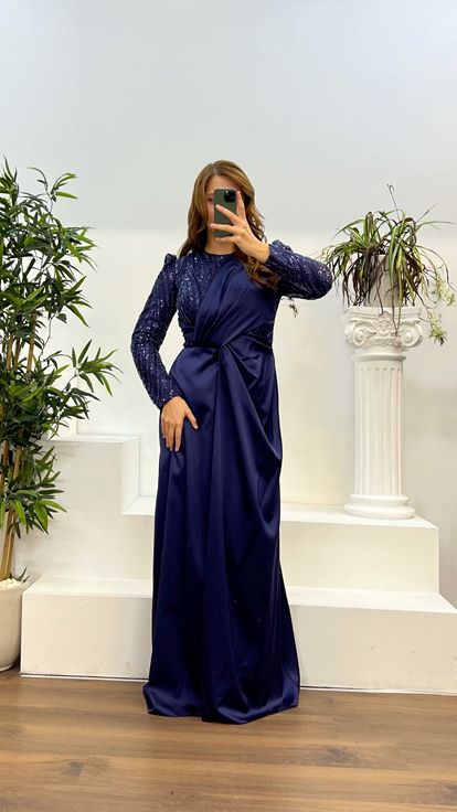 Navy Blue Round Neck Embroidered Satin Plus Size Evening Dress