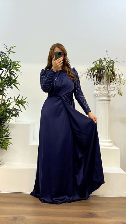 Navy Blue Round Neck Embroidered Satin Plus Size Evening Dress