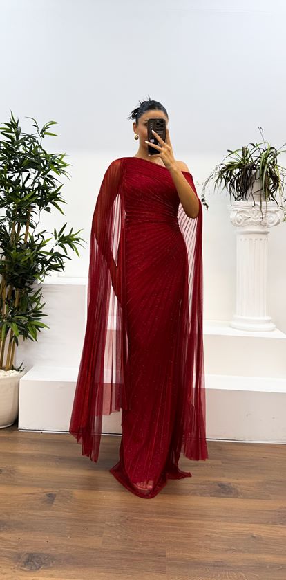 Vestido de noche plisado con purpurina y detalle de cintura