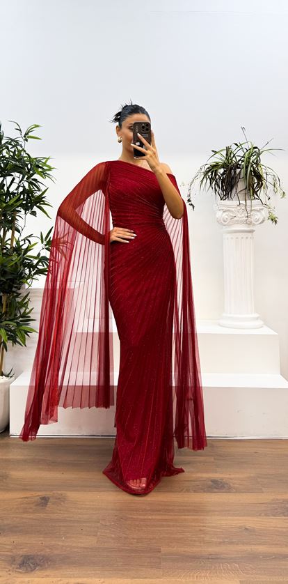 Vestido de noche plisado con purpurina y detalle de cintura