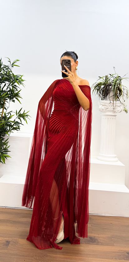 Vestido de noche plisado con purpurina y detalle de cintura