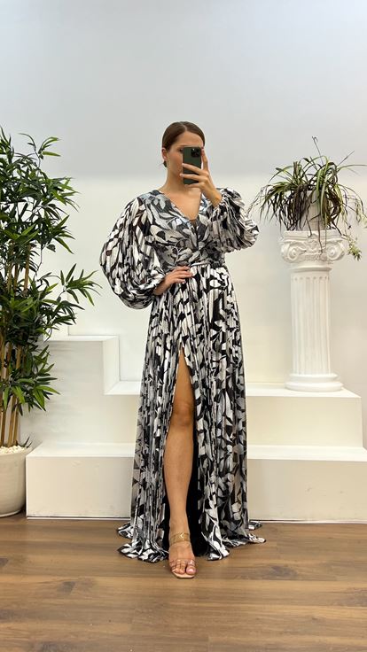 Schwarz-Silberfarbenes, gemustertes, plissiertes Abendkleid mit V-Ausschnitt und Übergröße