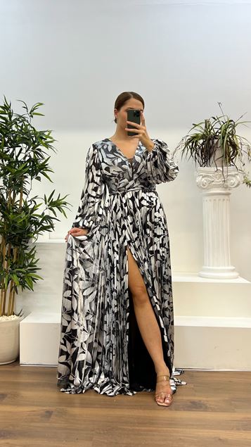 Schwarz-Silberfarbenes, gemustertes, plissiertes Abendkleid mit V-Ausschnitt und Übergröße